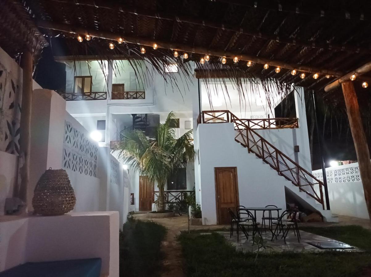 Hotel Zanzicrown à Nungwi Extérieur photo