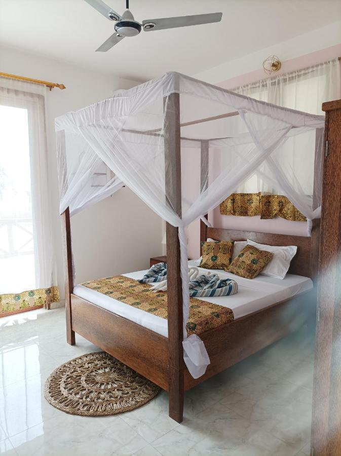 Hotel Zanzicrown à Nungwi Extérieur photo